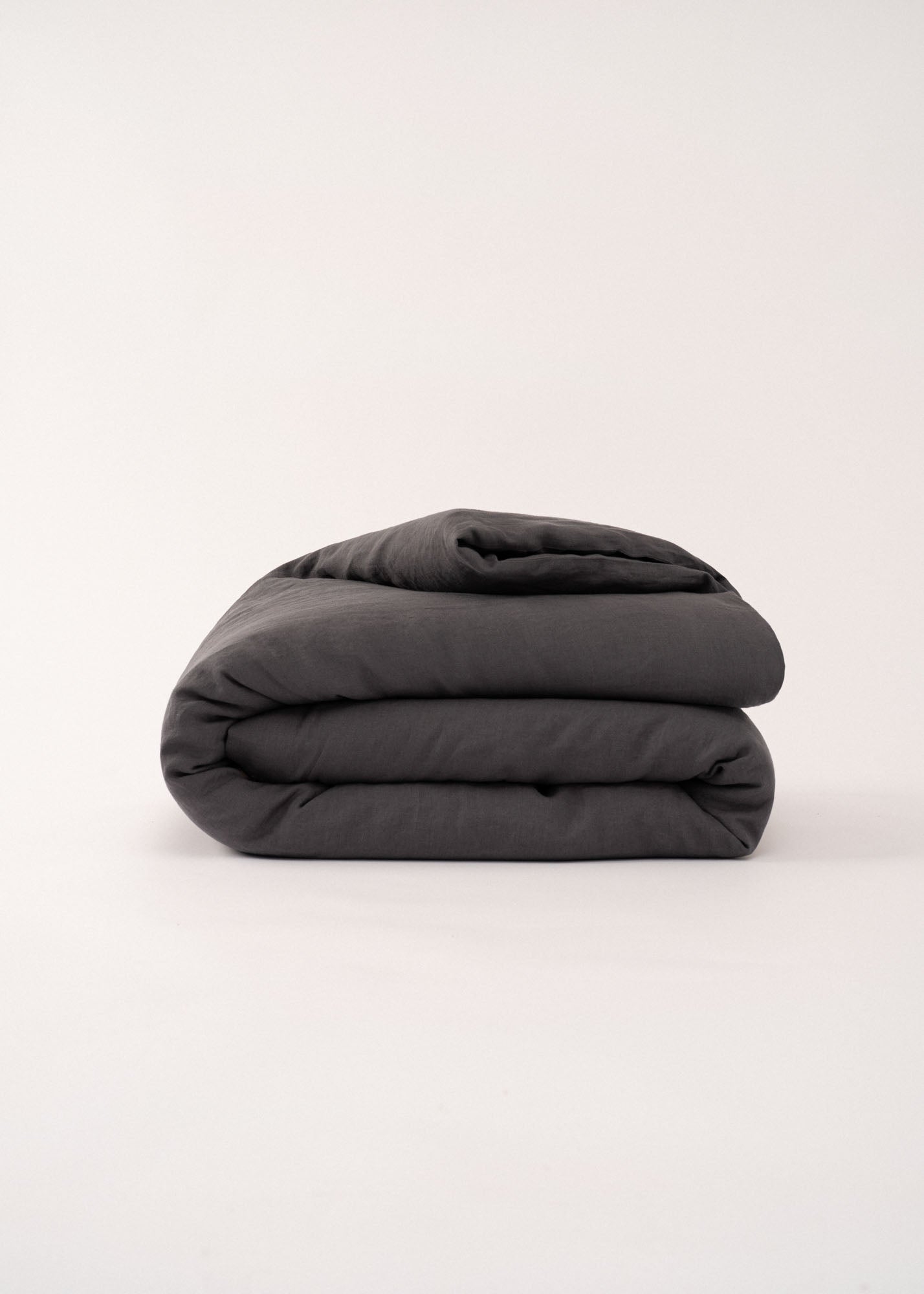 AmourLinen Linen duvet cover Linen duvet cover in Charcoal Charcoal (dark gray) linen duvet cover | AmourLinen