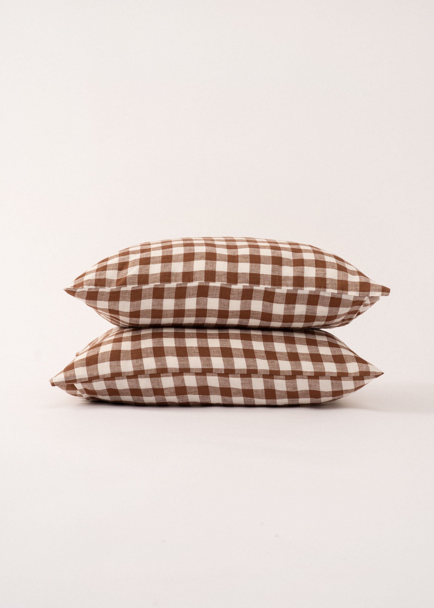 AmourLinen Linen pillowcases Linen pillowcase in Mocha Gingham Linen pillowcase in Mocha Gingham